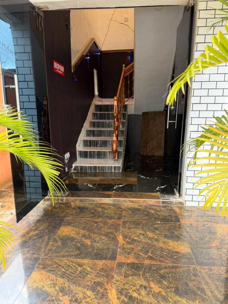 Grand Entrance, Reception & Bronze Banister