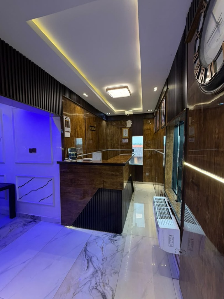 Hangova Hotel Front Desk Reception